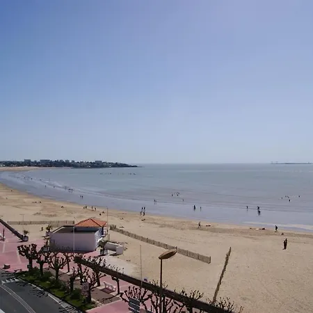 Hotel Les Embruns 2*