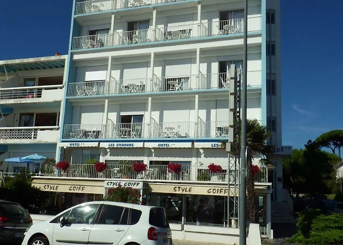 Hotel Les Embruns 2*