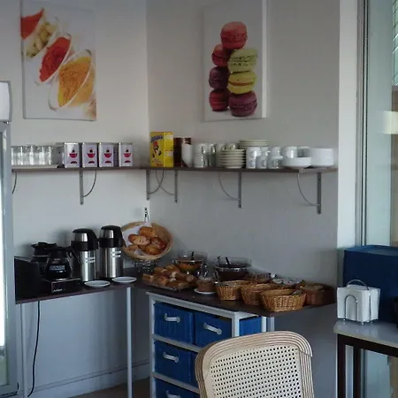 ホテル レ アンブルン ロワイヤン