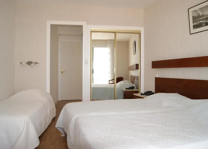 Les Embruns رويا