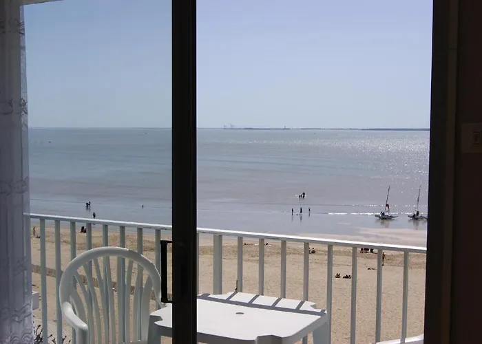 Les Embruns فندق