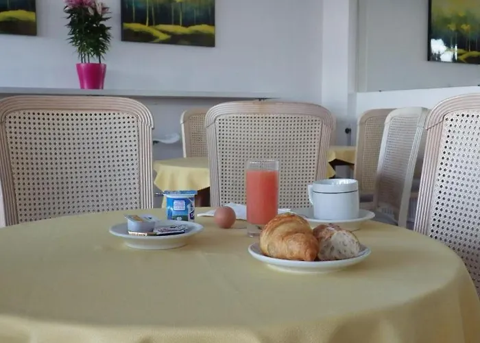 Les Embruns 2* رويا