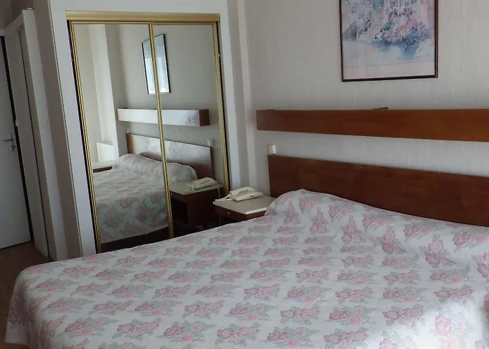 Les Embruns 호텔 로양