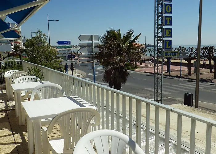 호텔 Les Embruns 2*